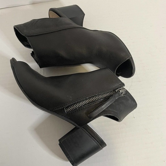 Sugar Rosetta Womens Black 6 M 1.5" Heel Block Style Sandals Shoes - Picture 3 of 12